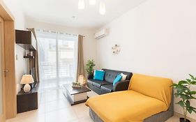 2 Bedroom In Central St Julians Prime Location In Paceville Apt 3 By Vaganza