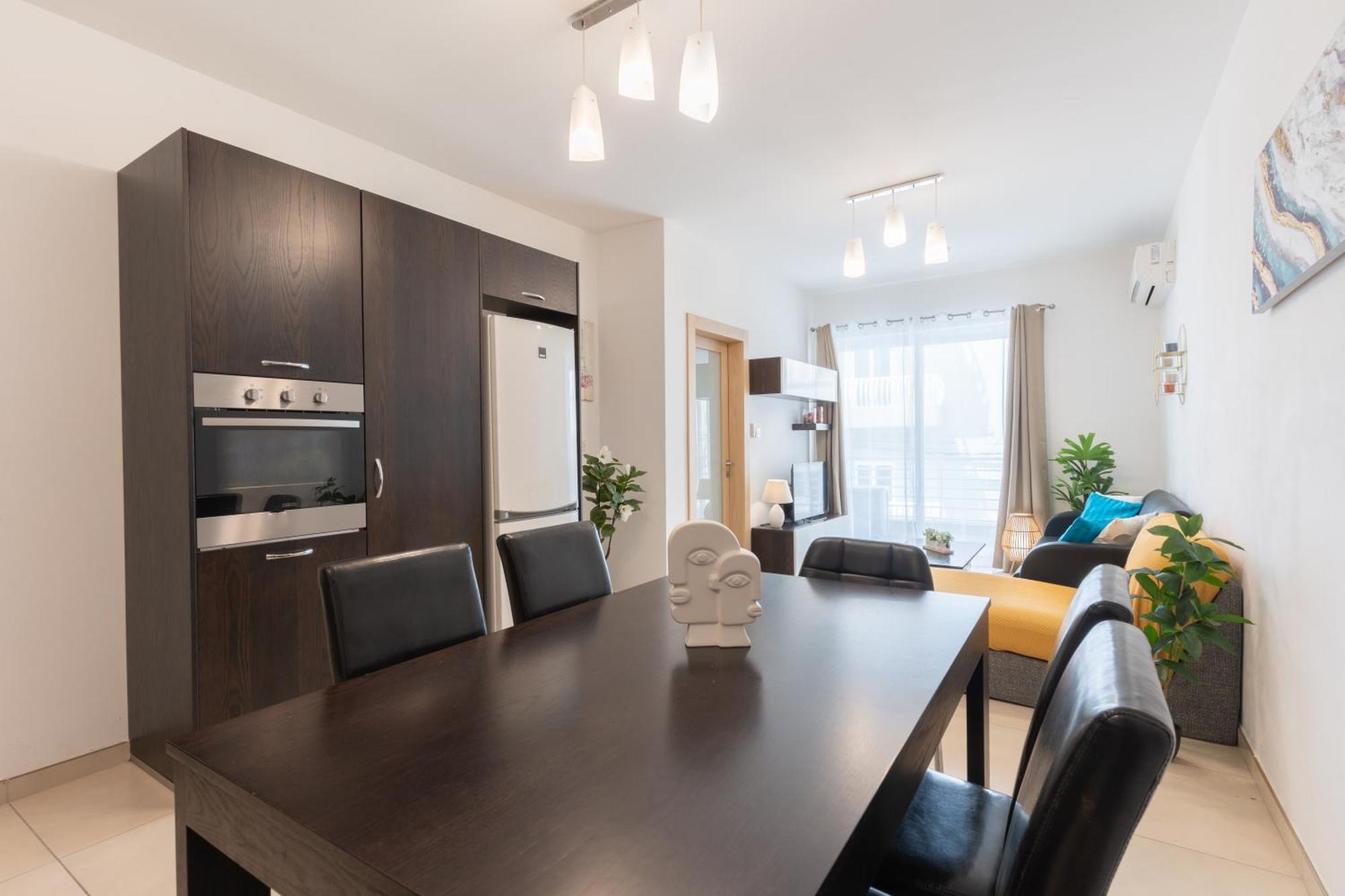 2 Bedroom In Central St Julians Prime Location In Paceville Apt 3 By Vaganza San Ġiljan Exterior foto