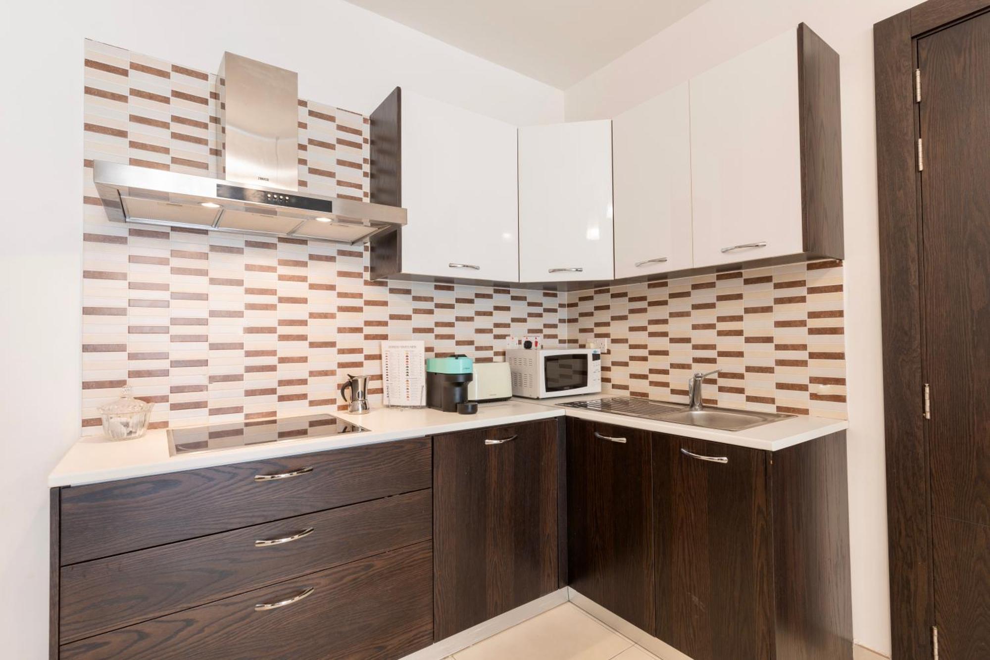 2 Bedroom In Central St Julians Prime Location In Paceville Apt 3 By Vaganza San Ġiljan Exterior foto